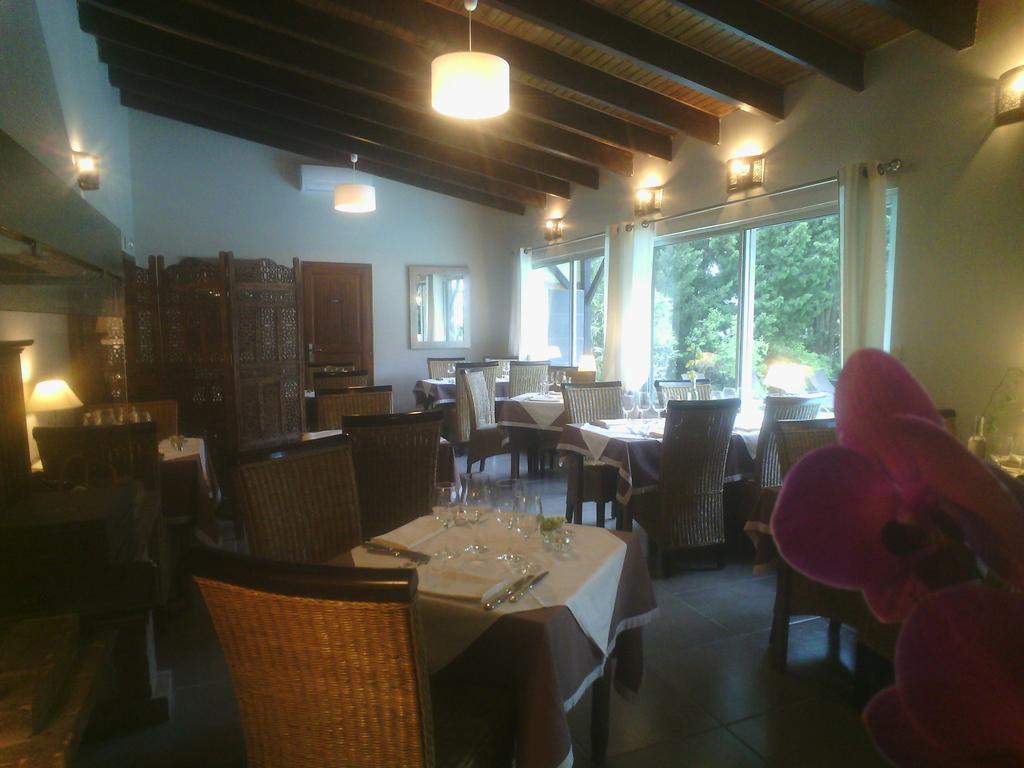 Logis Hotel - Restaurant Residence Les Cedres Villeneuve-lès-Avignon Екстериор снимка