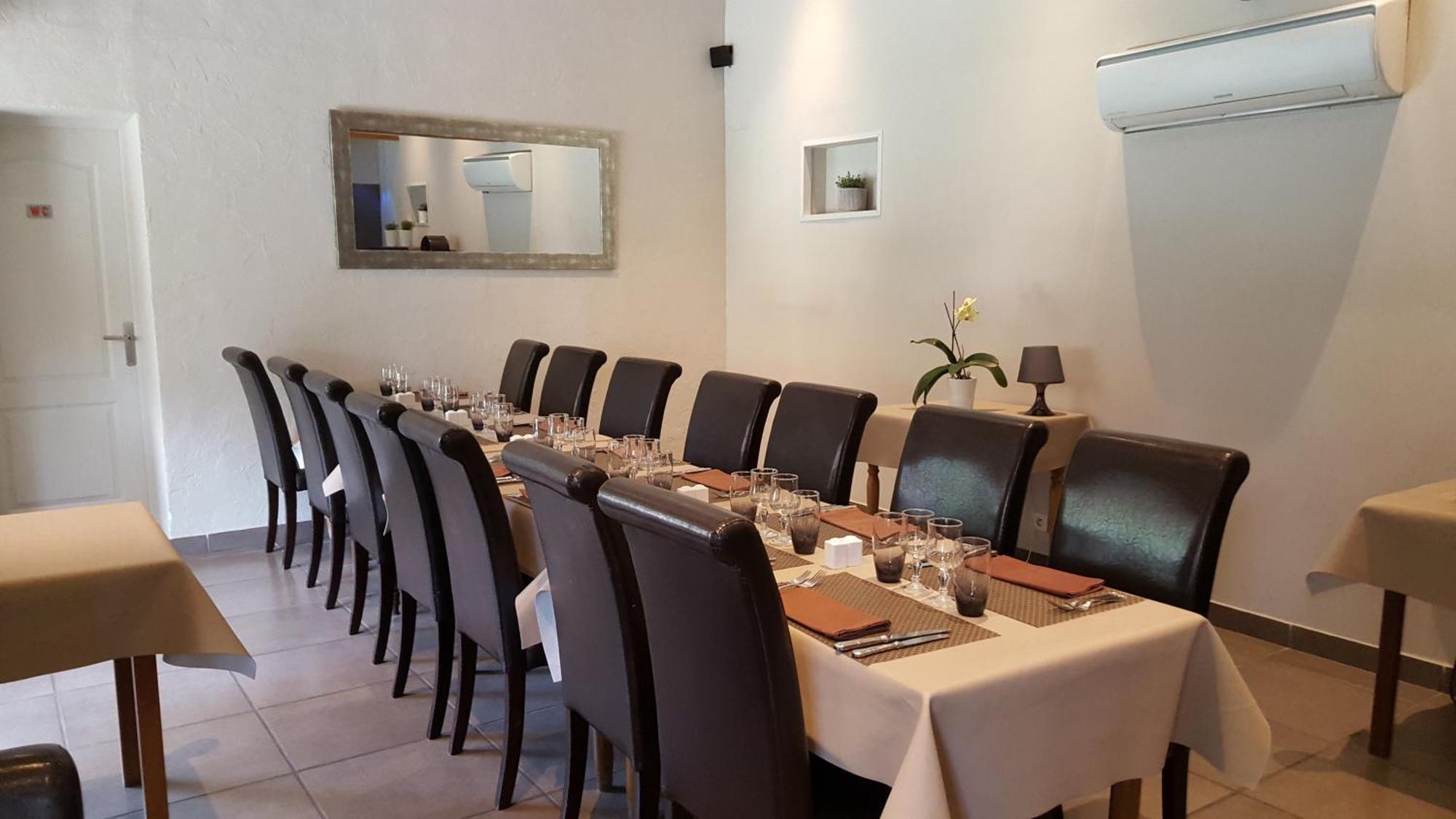 Logis Hotel - Restaurant Residence Les Cedres Villeneuve-lès-Avignon Екстериор снимка