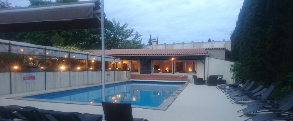 Logis Hotel - Restaurant Residence Les Cedres Villeneuve-lès-Avignon Екстериор снимка